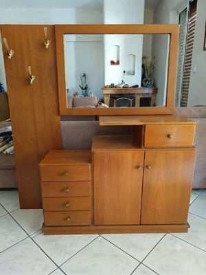 Entrance furniture like new with mirror and coat hooks