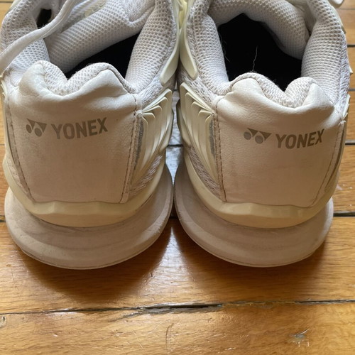 Yonex tennis shoes used, size 38, white