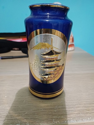 Japanese antique vase used, gilded