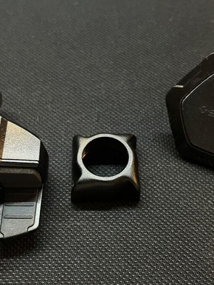 Βάση Στήριξης Αυτοκινήτου Spigen QS24 Magnetic CD Slot Car Mount σαν καινούργιο