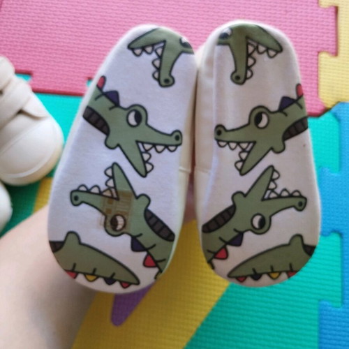 Baby cuddle shoes new, beige with crocodile design for twins