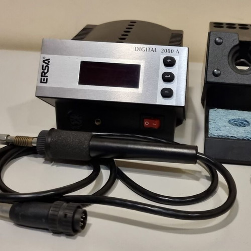 Stock of electronic items from large company in liquidation, 1,144,000 pieces