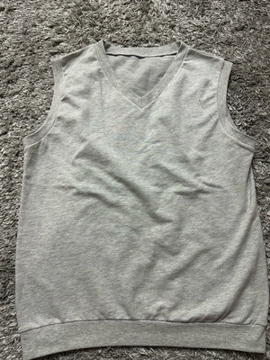 Smart men's grey vest used with V-neck for 14 years old
