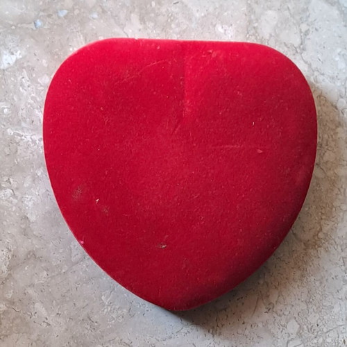 SBC heart-shaped jewelry box used, red