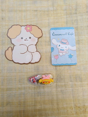 Κλιπ μαλλιών με χρυσόσκονη Pompompurin της Sanrio και mystery card καινούργιο