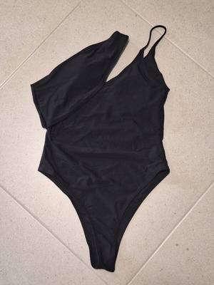 Decoro Black One-Shoulder Cut-Out One-Piece Swimsuit, new, size M fits S