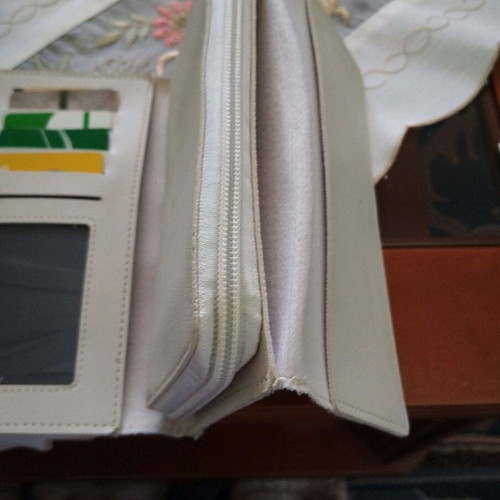 Large women's wallet like new, beige