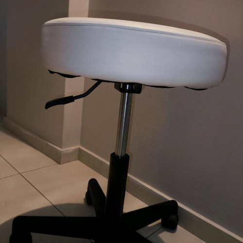 Gas Lift Beauty Stool used, white color