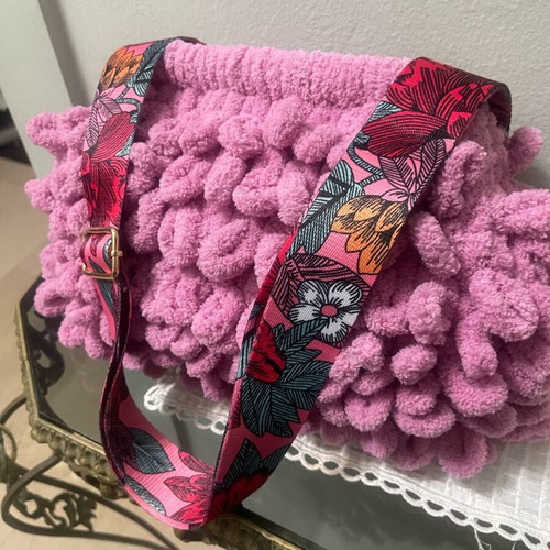 Handmade knitted shoulder bag pink spring color new