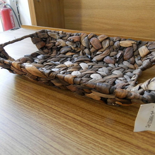 Woven rectangular basket H-16833 like new