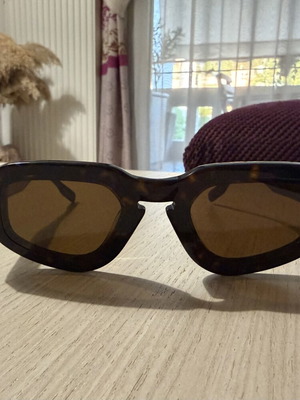 Alexander McQueen sunglasses unisex like new, brown tortoise
