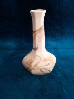 Vintage porcelain vase from Japan like new without damage