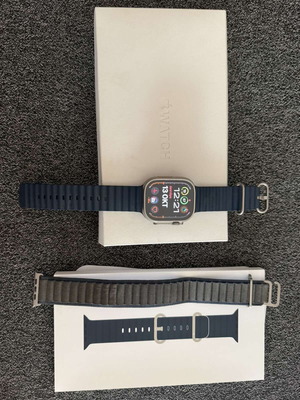 Apple Watch Ultra 2 like new with extra genuine strap