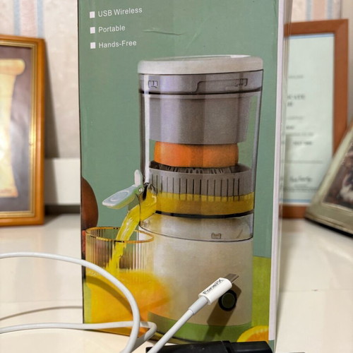 Wireless juicer like new with charger