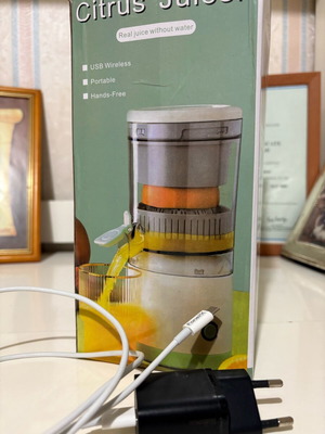 Wireless juicer like new with charger