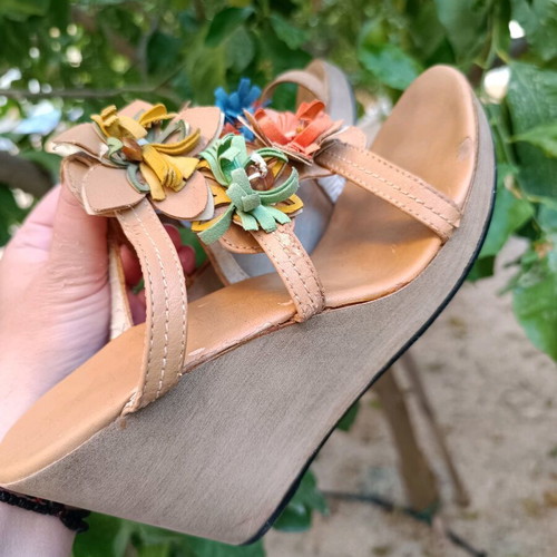 Summer platform sandals used, pastel floral decorations, size 39