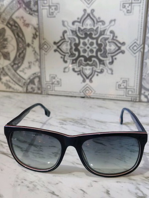 Мъжки слънчеви очила Boss Orange употребявани, тъмносини