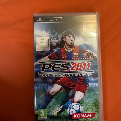 PES 2011 Pro Evolution Soccer PSP game, Greek edition, complete with box and manual