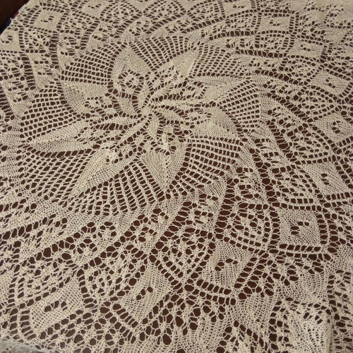 Handmade beige round tablecloth like new, diameter 120 cm