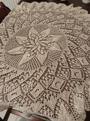 Handmade beige round tablecloth like new, diameter 120 cm