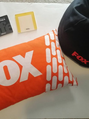 Collectible coasters, pillow and pouf Fox and National Geographic like new, pack