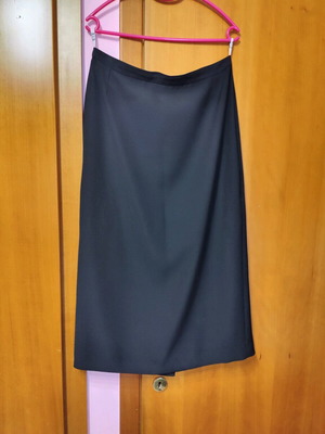Women's skirt like new, black, size GR-52 EU 46