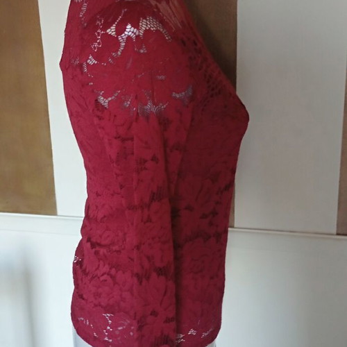 Burgundy lace long sleeve blouse size M like new