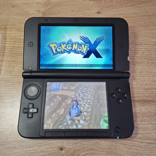 Nintendo 3DS XL Black and Red like new