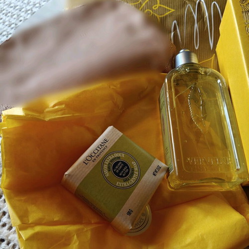 L'Occitane gift set new with Verbena shower gel and soap