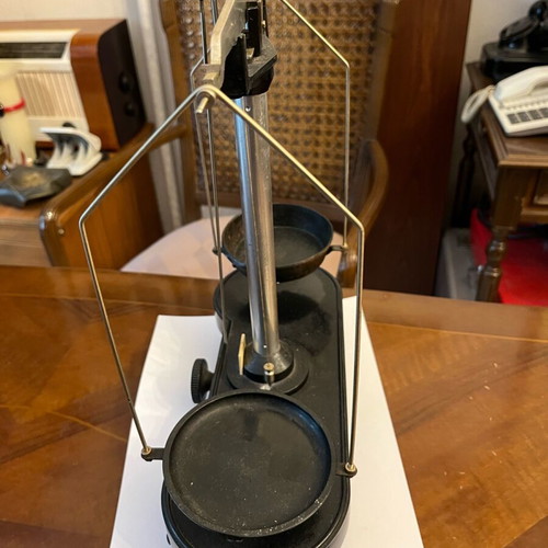 Precision scale used in good condition without weights
