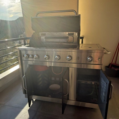 Mr Grill Me barbecue refurbished with hood and rotisserie