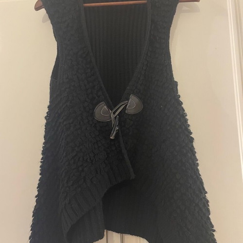 Black vest like new