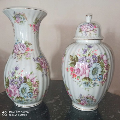 Porcelain vases set of 2, excellent quality, 36 cm height