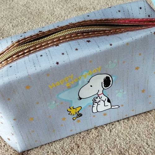 Snoopy Cosmetic Bag like new with gold zipper and handle