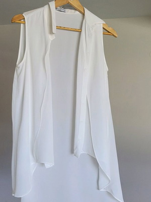 Γυναικείο πουκάμισο αμάνικο λευκό σαν καινούργιο, μέγεθος M