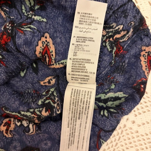 Hollister floral boho wrap blouse like new, blue and red