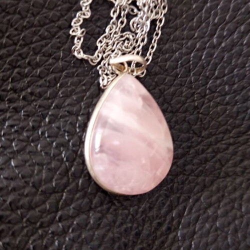 Silver necklace with rose quartz crystal new