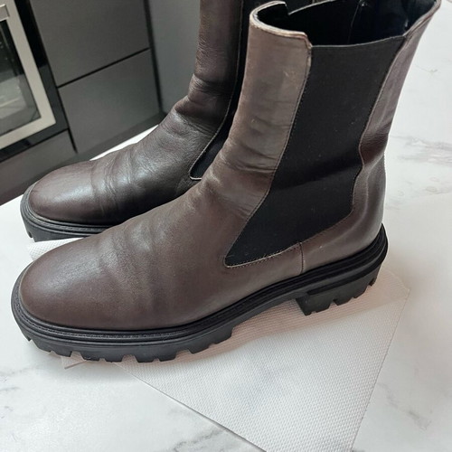 Zara leather Chelsea boots brown size 40 like new