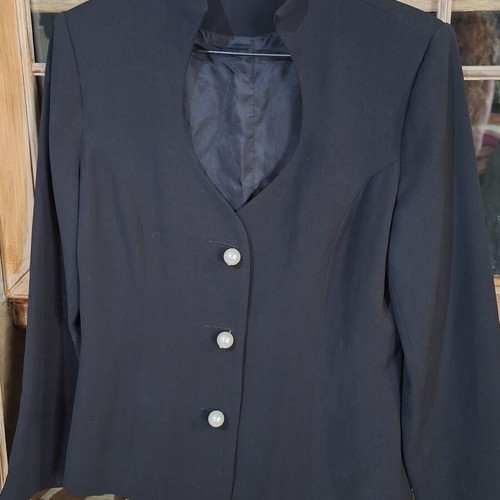 Women's jacket size 2 like new, black with pearl buttons