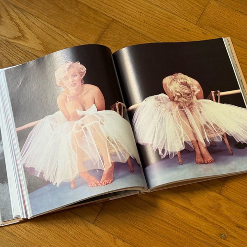 Marilyn Monroe Photography Book like new, Romanian edition