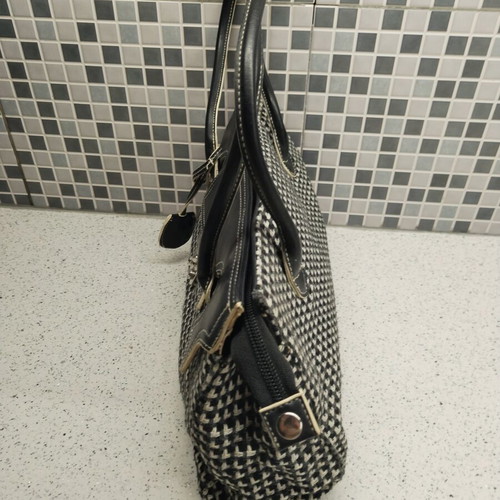 Next shoulder bag like new, black and white