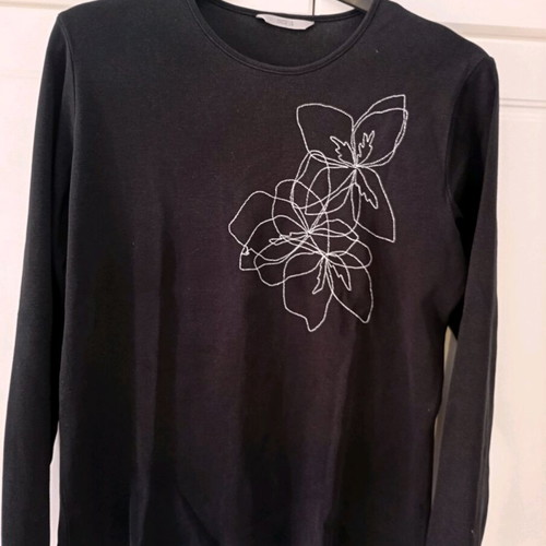 Marks and Spencer long-sleeve blouse like new, black and white, size XL