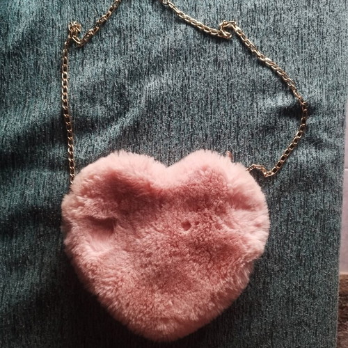 Shein pink fluffy heart-shaped shoulder bag used with chain