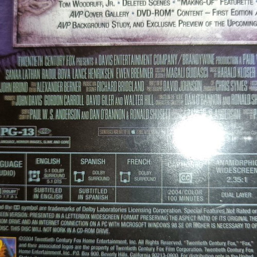 Alien vs Predator DVD like new, widescreen with English subtitles