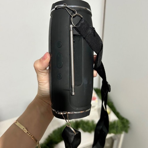 Portable Bluetooth Speaker like new with FM antenna and USB-C