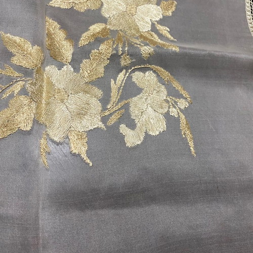 Set of tablecloths with silk threads, new, 2 large 107x107