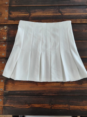 Bershka White Pleated Skirt Medium like new