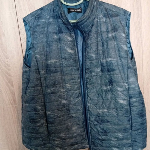 Celestino women's sleeveless jacket like new, blue, XL