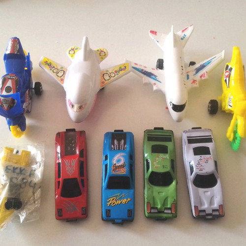 Set of 9 used miniatures with airplanes, motorcycles and cars