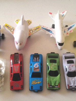 Set of 9 used miniatures with airplanes, motorcycles and cars
